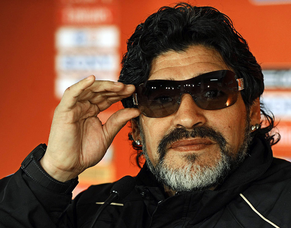 盘点足球场上的狂人，你觉得哪个更狂