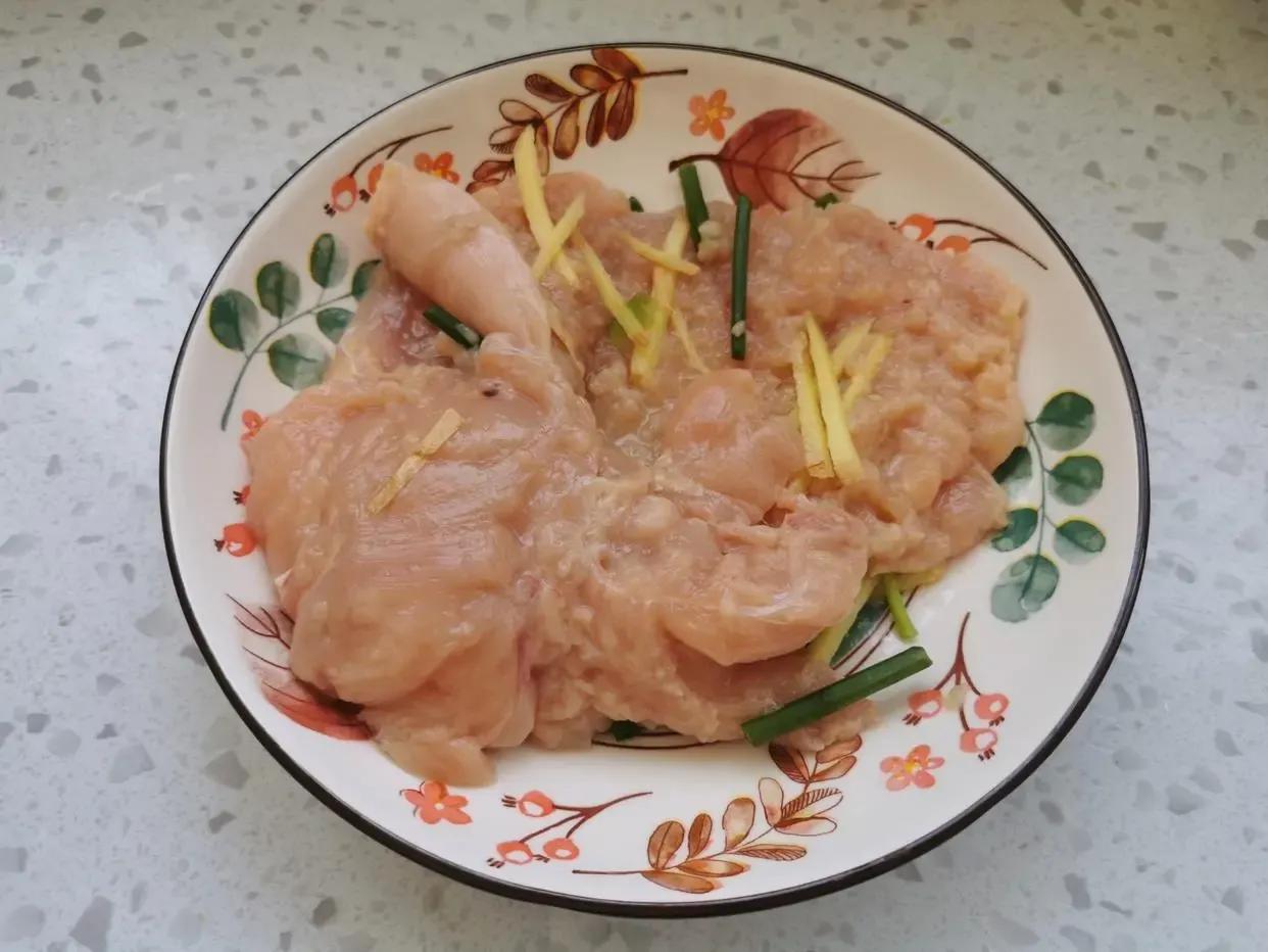 嫩鸡排的腌制做法大全,鲜嫩多汁的煎鸡排腌制方法