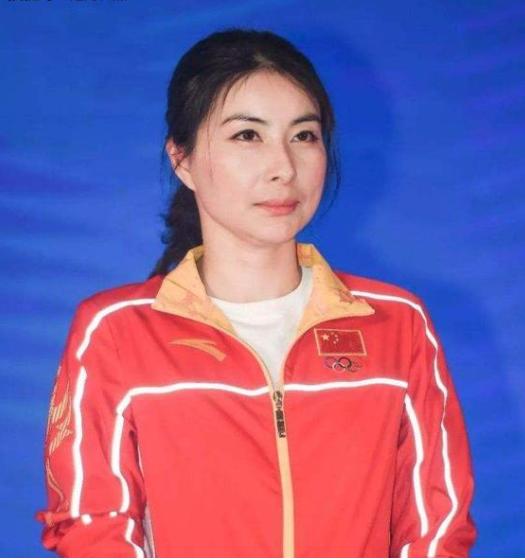 跳水员伏明霞照片,跳水冠军伏明霞个人简历