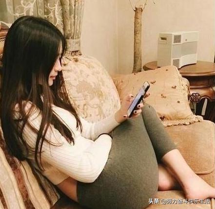 半夜听到有人开锁声,清晨2点多听到有人敲门不说话