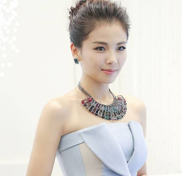 为什么有些人长得一般却很好看,为什么自己总是显得土气