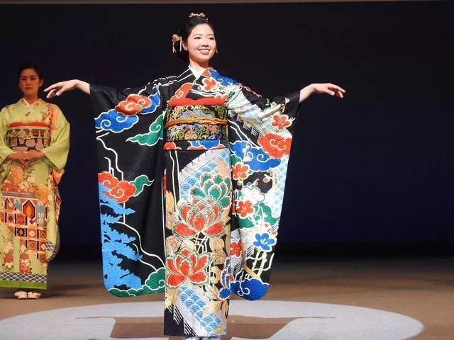 著名中国风的动漫人物图片大全,100位动漫人物图片大合集