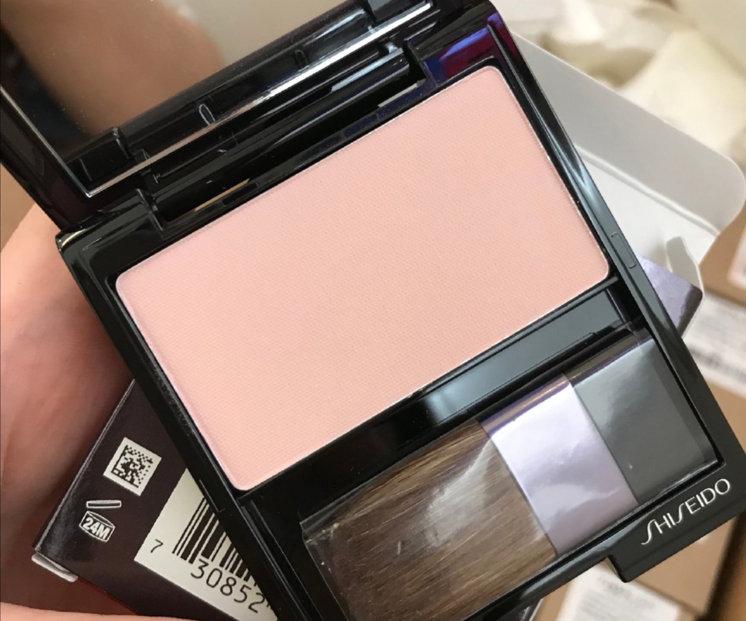 黑眼圈泪沟遮瑕*法大**来了！和pk107高光比比，好不好用你说了算