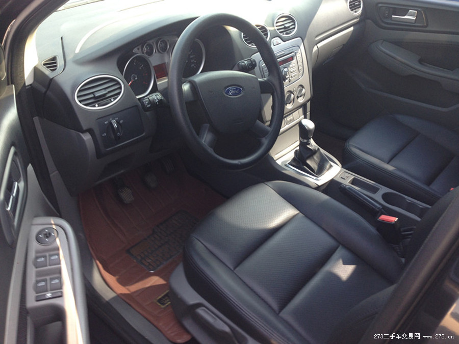 福特福克斯2013款1.6两厢自动挡,14年福克斯两厢小钢炮