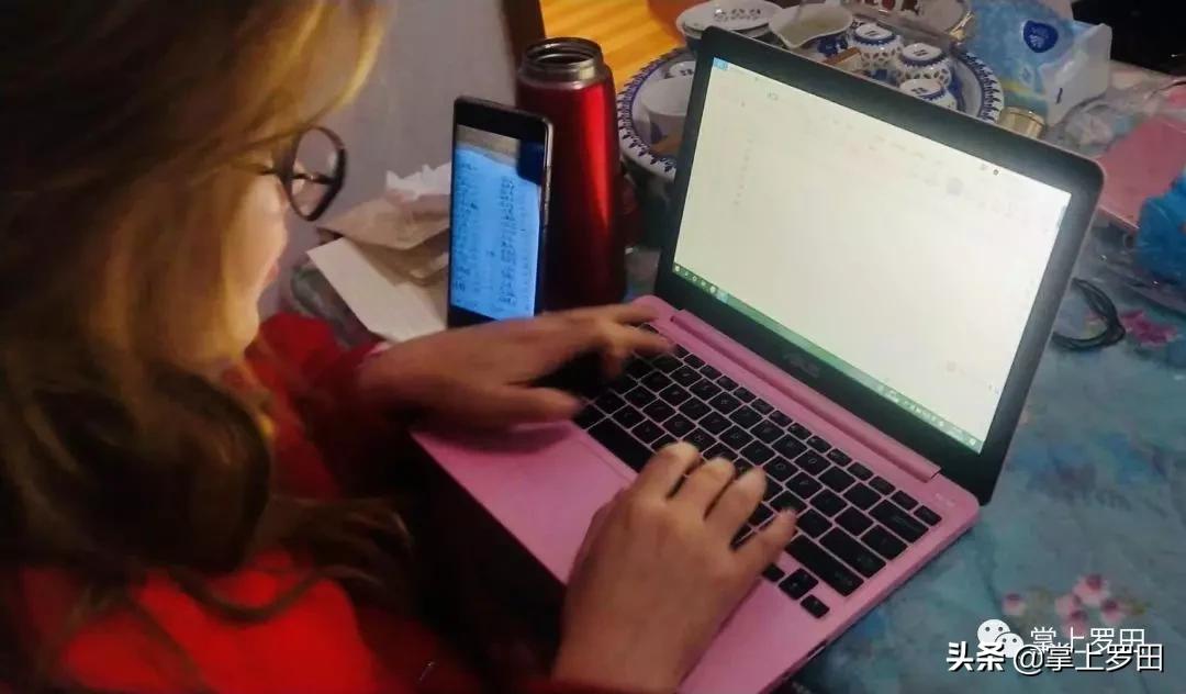 他们的付出值得铭记,他们的身影我们应该永远铭记