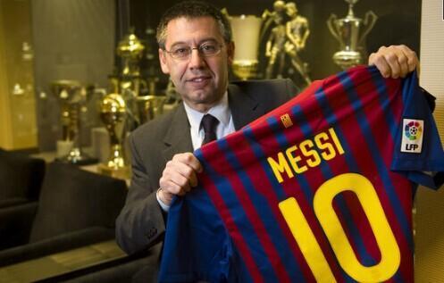 “全都是红色的钞票！全都是！”梅西看了一眼后，走向了法庭