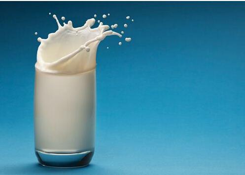 为什么喝纯奶容易上火,婴儿喝奶上火什么表现