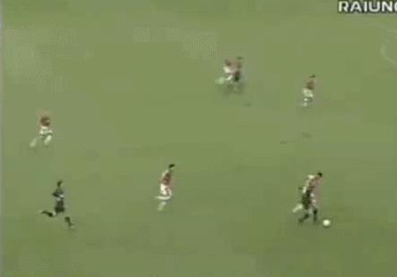 足球场激情战术,现役11人最强足球球员组成的阵容