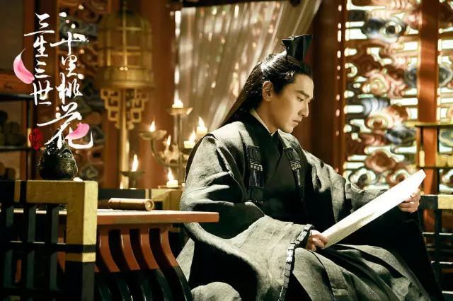 出道就获奖的女星,高圆圆为何选了赵又廷