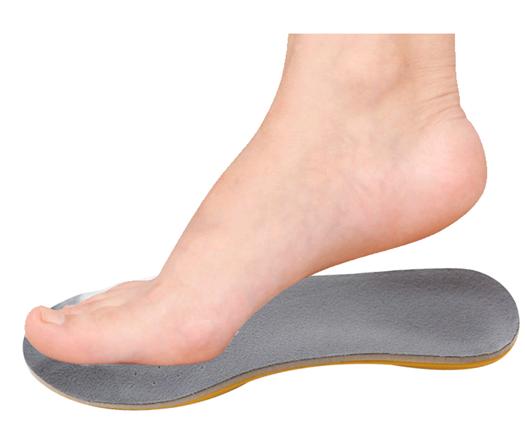 易建联跟腱受伤全过程,易建联关注保护跟腱