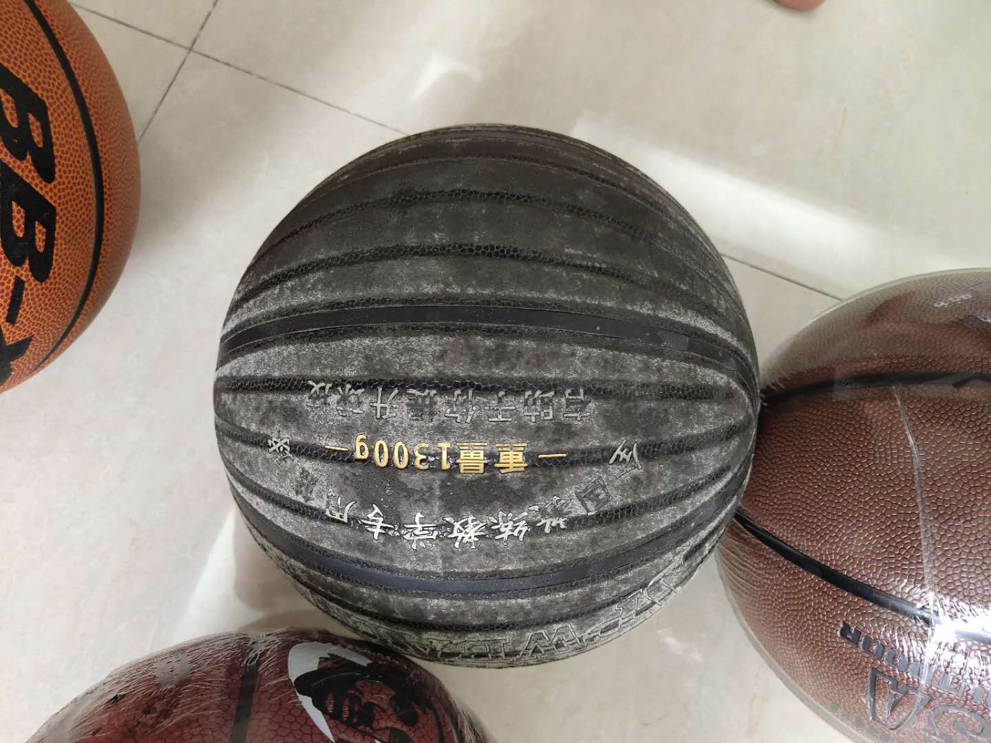 如何选购篮球,如何挑选篮球教练