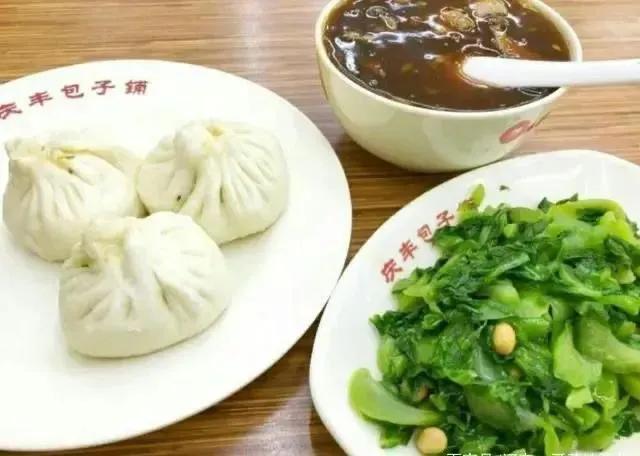 北京庆丰包子又涨价了，一般人真吃不起，看完价格你有什么想法