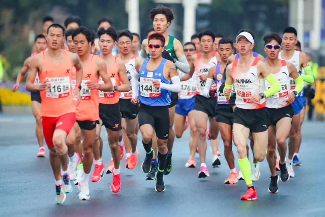 11月29日，中国马拉松的纪录、纪念、记忆（周末成绩盘点）