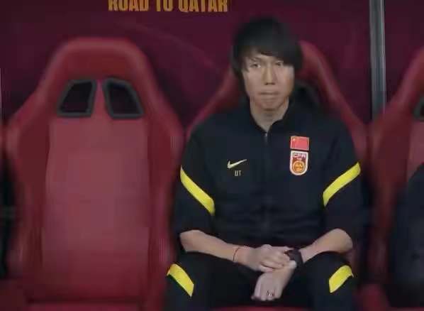 澳媒称踢国足就像猫玩弄老鼠,澳媒体国足