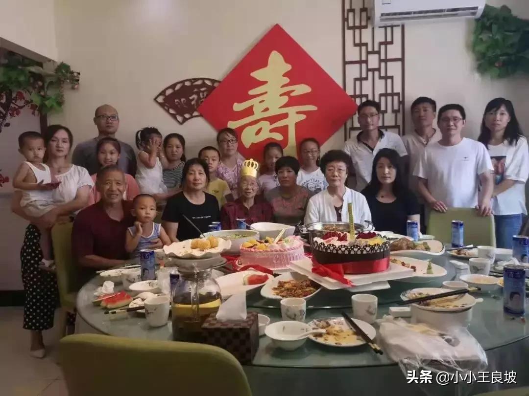 青山仍然夕阳如初,山河仍然夕阳如初