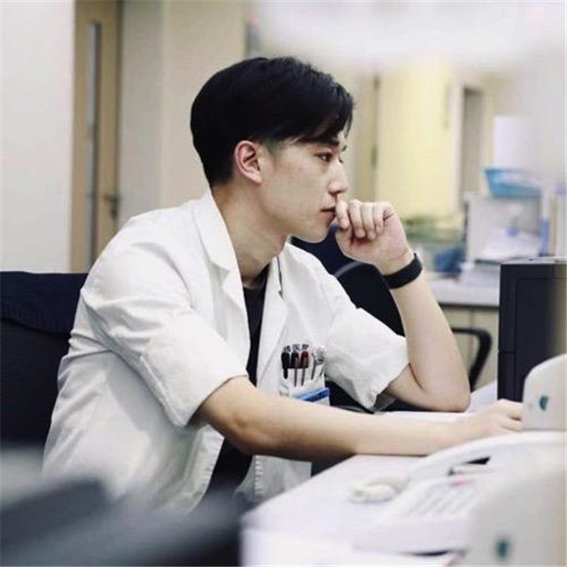 最帅年轻医生博士,中国最帅好医生