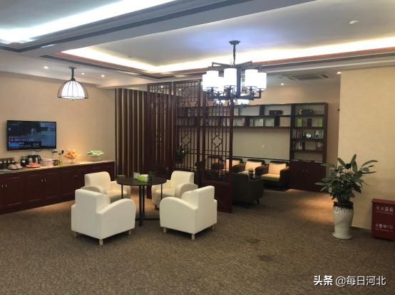 坐高铁去石家庄机场坐飞机，机票便宜还有这么多服务，太值了