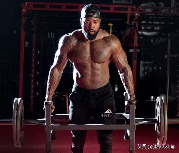 两侧胸肌不平衡,胸肌一边大一边小怎么锻炼矫正