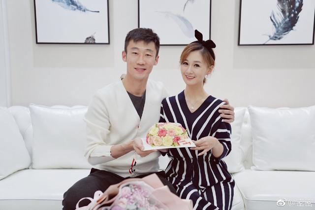 足球队的守门员张鹭,门将张鹭照片