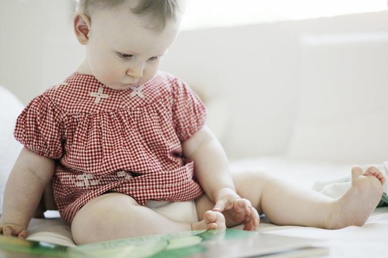 这个季节的小孩子要不要穿袜子,一岁左右的孩子夏天穿不穿袜子