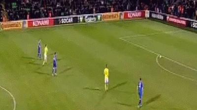 37岁的伊布再现神级倒钩进球，他说：“我吹过的牛，不要质疑”