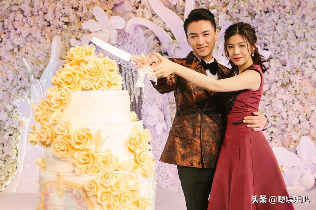 明星婚礼现场布置,张馨予婚礼现场金碧辉煌