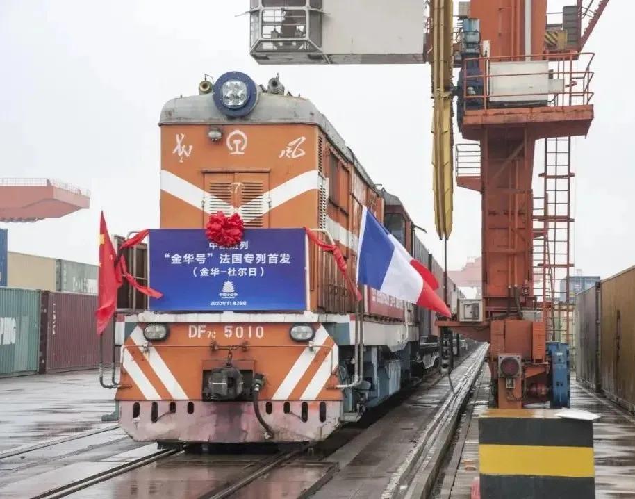 世界就在脚下,世界就在