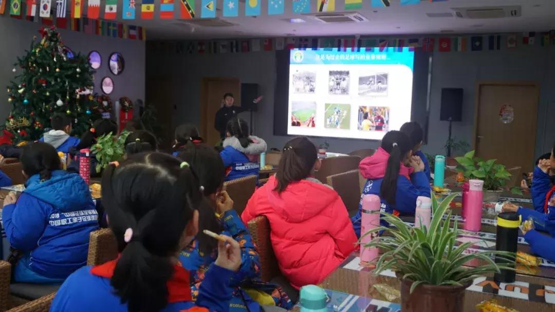 与球共“武”！2018中国职工亲子足球课堂（武汉站）顺利开班！