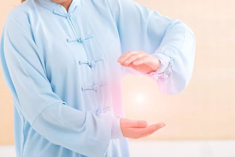 给广大女性朋友介绍一些预防与调适腹痛的方法