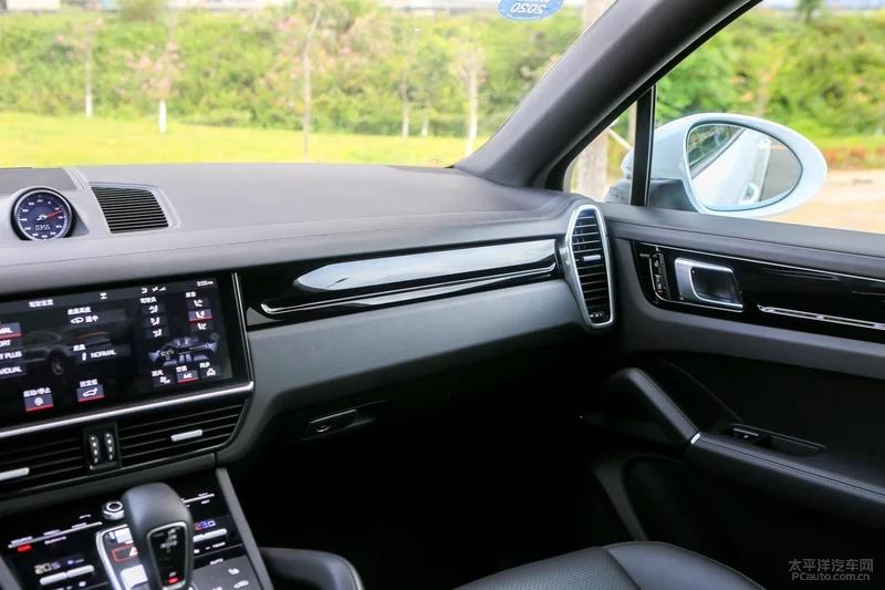 保时捷2024款卡宴coupe石英灰街拍,保时捷卡宴coupe2024款音响效果