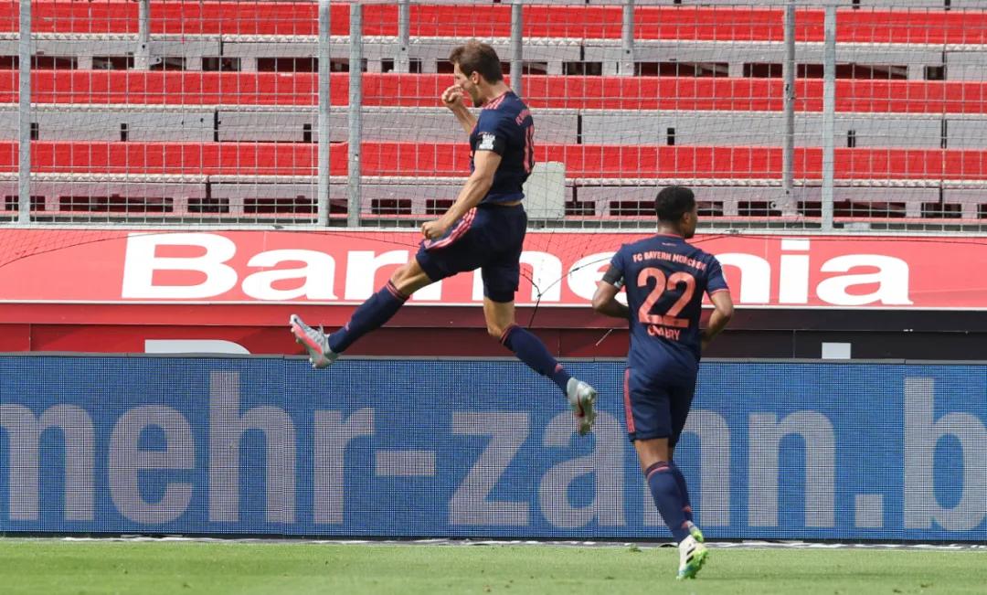 格雷茨卡可以踢中后卫吗,格雷茨卡值得换么