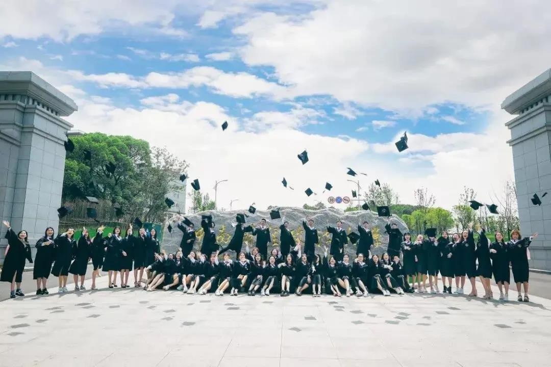 双胞胎姐妹花双双考上同一所大学,双胞胎姐妹花考上清华和南大