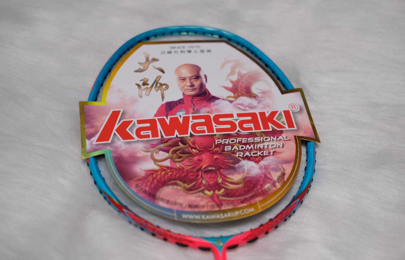 飞云零狼矩阵球拍测评,川崎大师900羽毛球拍实战