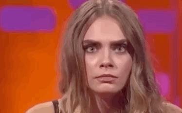 甜！英国贵族超模爱上美国女艺人，机场热吻，狂撒狗粮