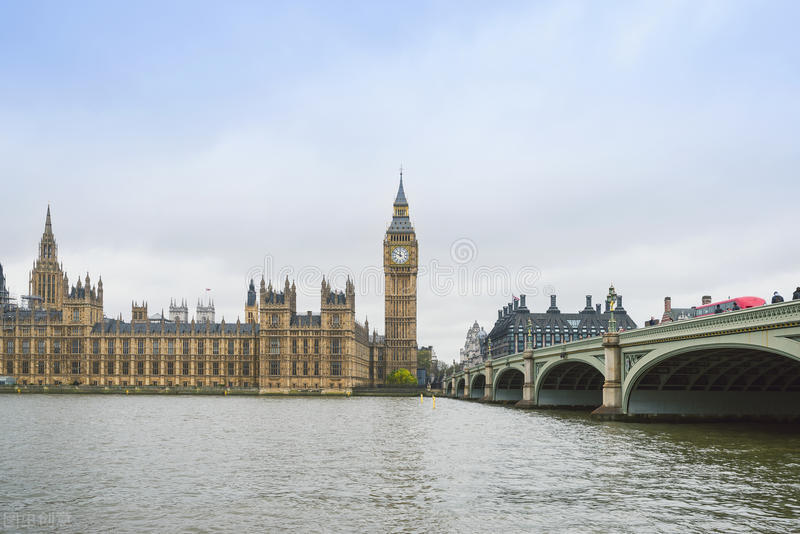 高一听力练习方法,高中听力练习片段