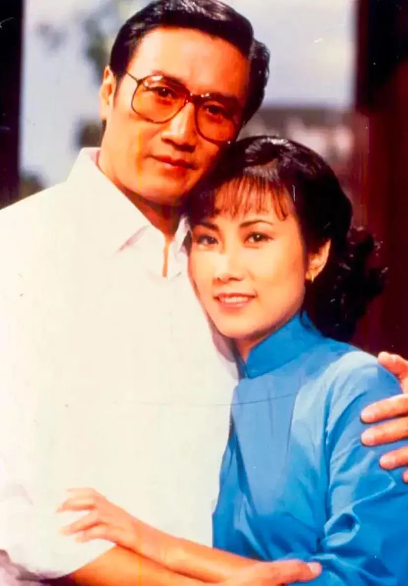 谢贤说洪金宝小胖尔冬升,谢贤年轻尔冬升