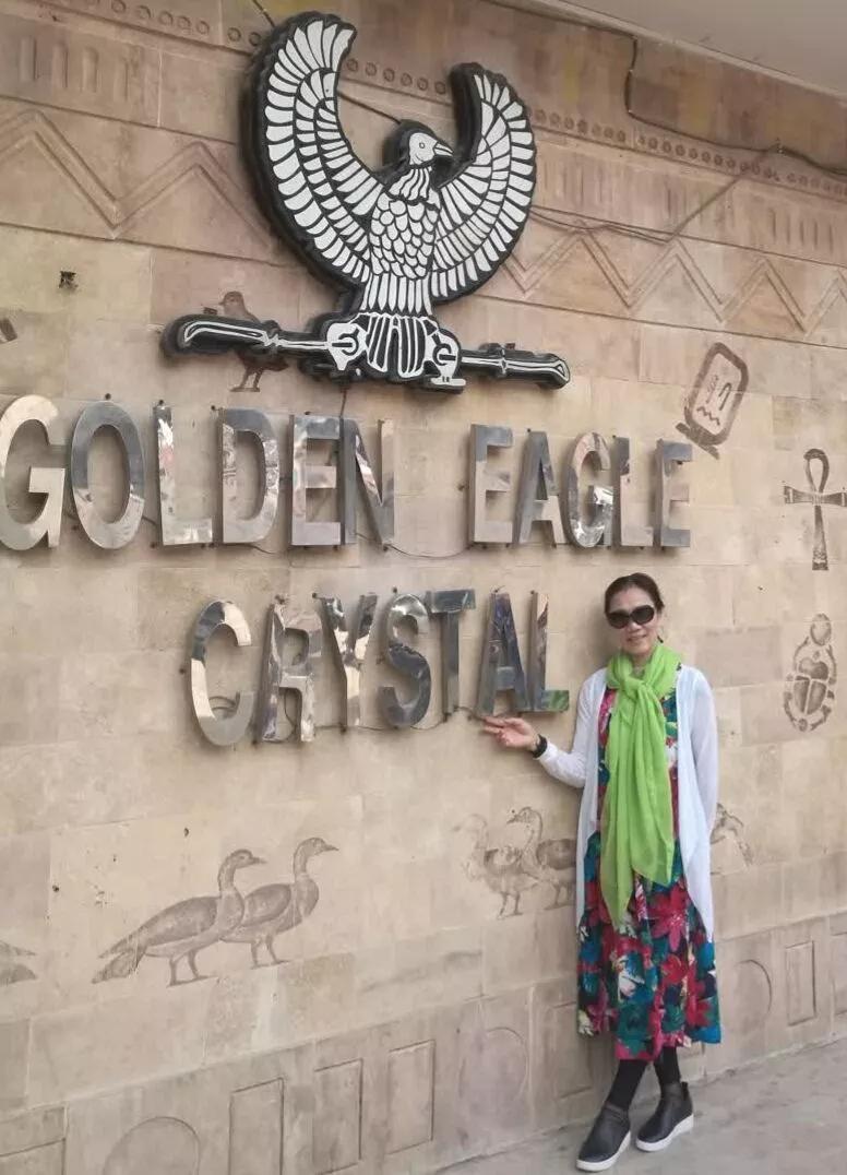 大妈旅游姿势大全,中国大妈一道靓丽的风景线