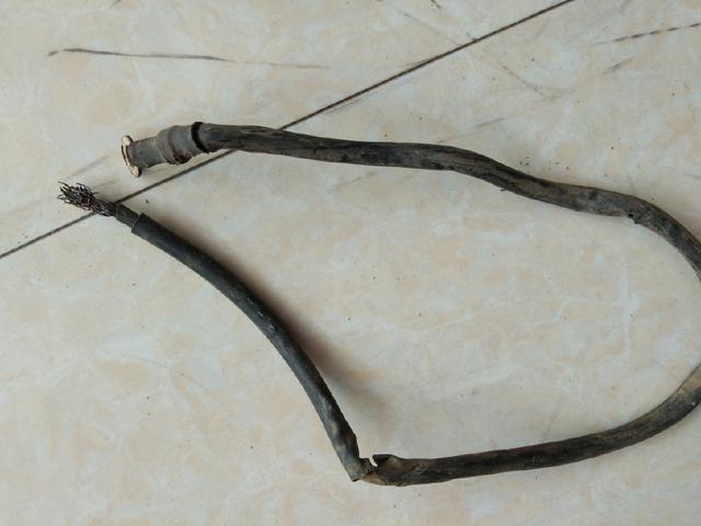 摩托车电池有电马达没有劲,摩托车电池哪一条线有电