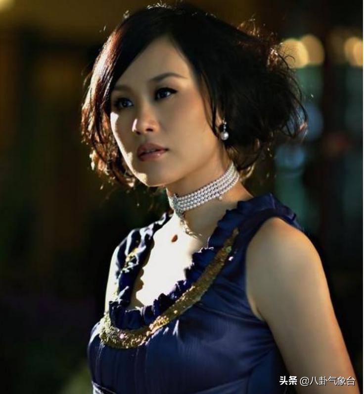 邬君梅近照风情万种,邬君梅坦言当过小三