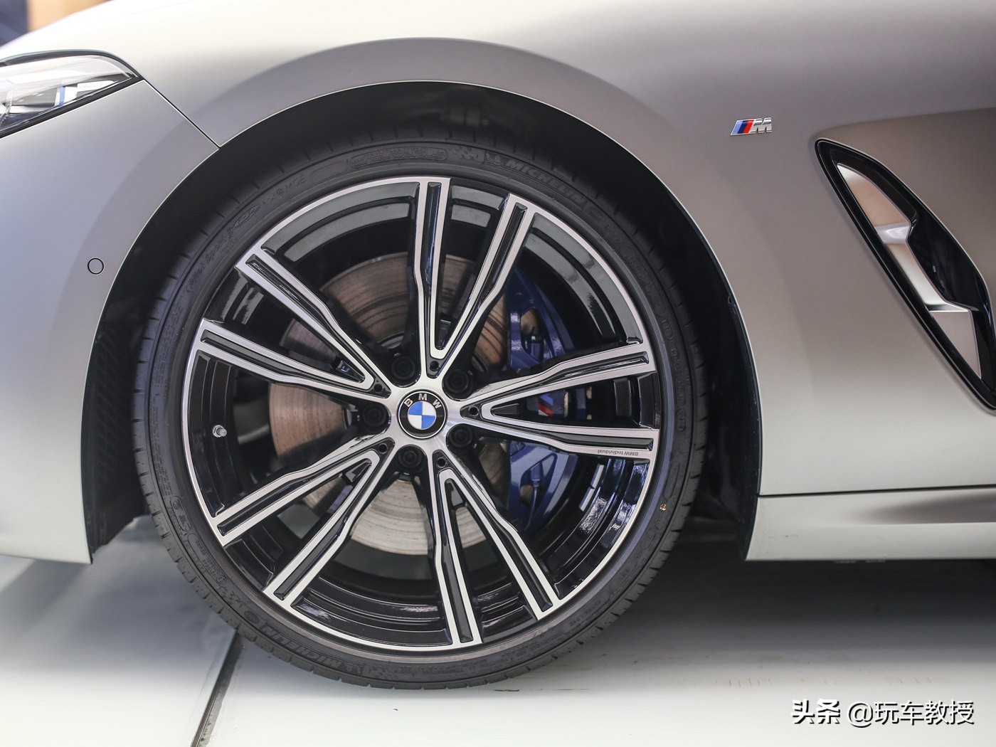 宝马2系敞篷停产,宝马8系敞篷试驾视频