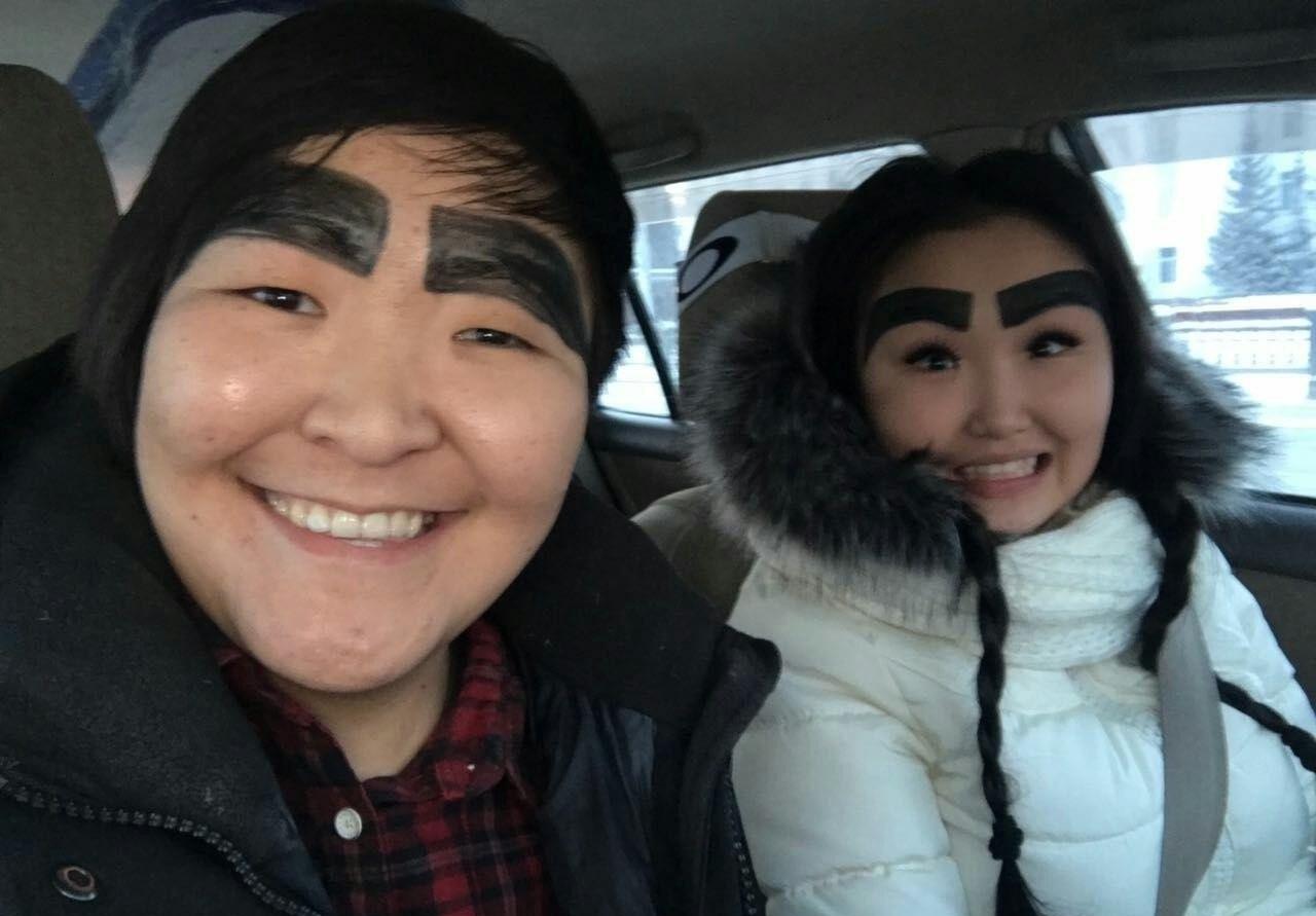 一个网红因为眉毛火了,俄罗斯网红纹眉