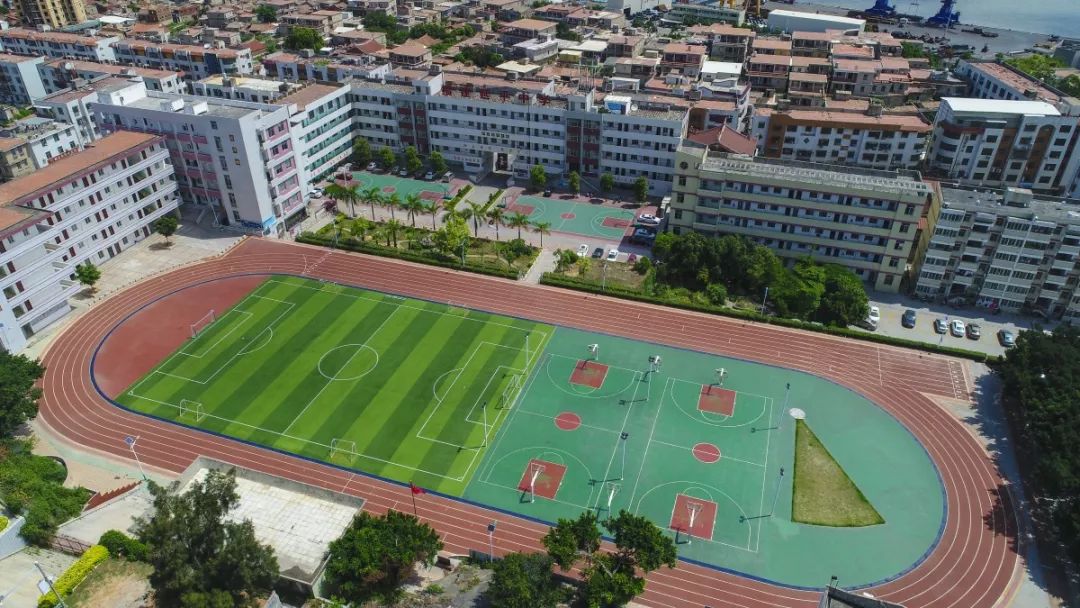 又又又得冠军了！咱石井连续夺得两届泉州市级足球联赛……