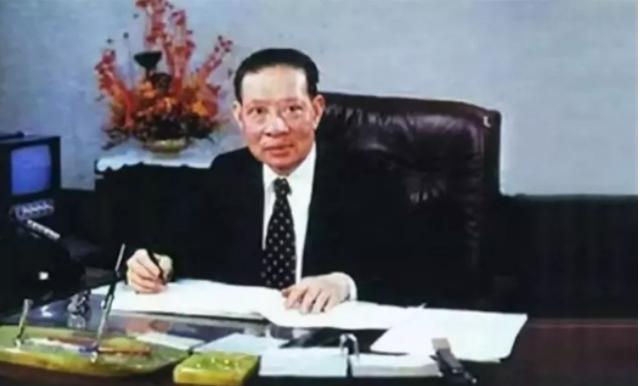 香港豪门“夺嫡”记：千亿遗产恩怨百年？全靠这4位“太子”硬撑