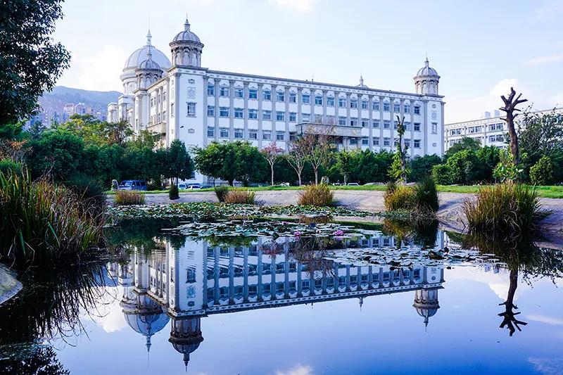 民办云师大商学院,云师大商学院的全称是