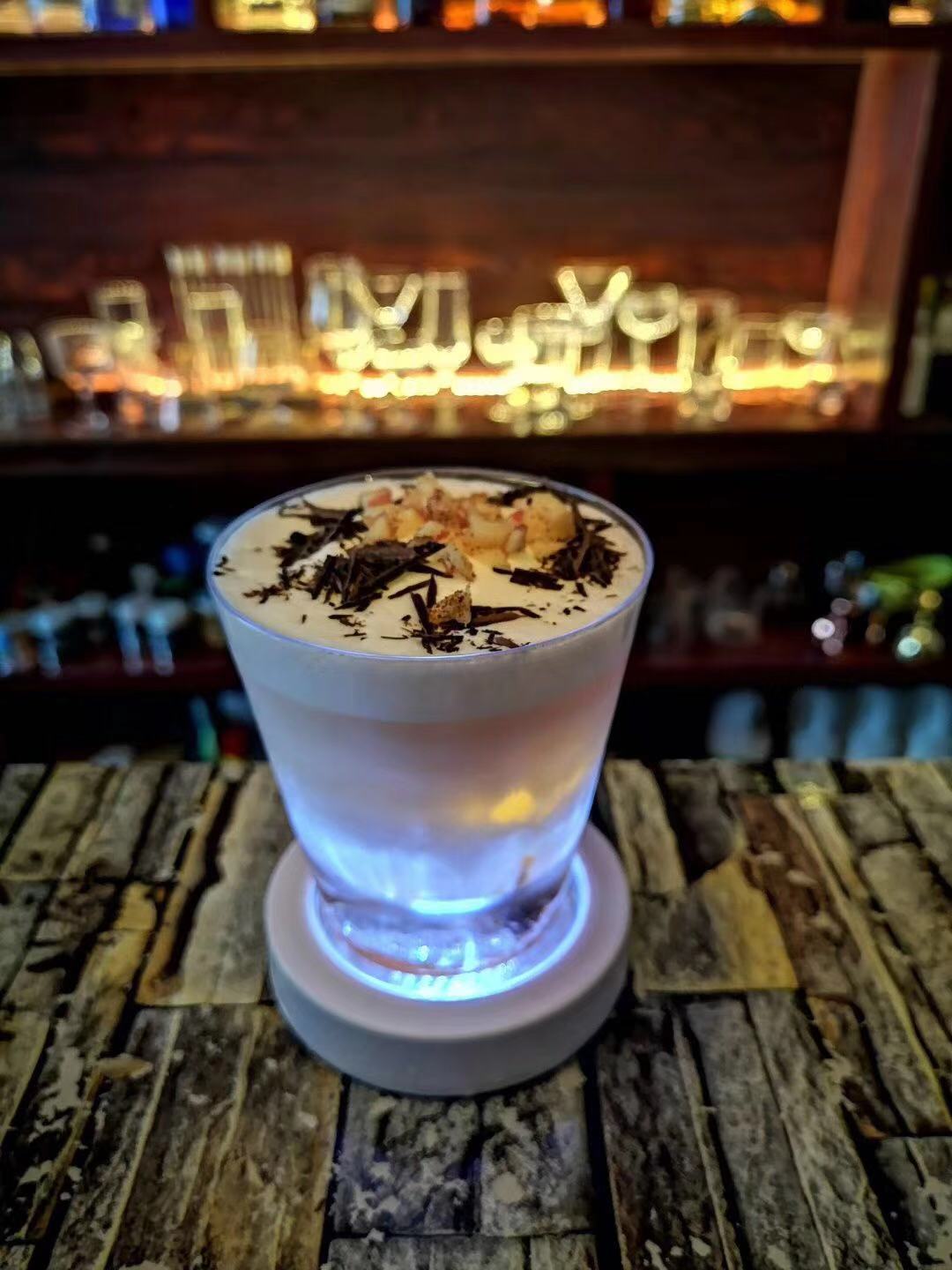 三点理由，让你选择做一个酷帅的调酒师