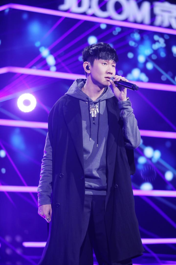 怎样运用气息唱歌好听,如何做到用气息唱歌