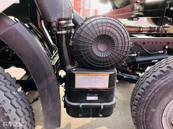 国六动力强劲车,国六解放j6p牵引车自重