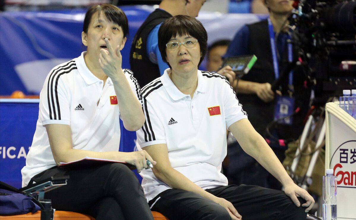 谁会替代郎平成为中国女排主教练,两大女排功勋老将回归助力郎平
