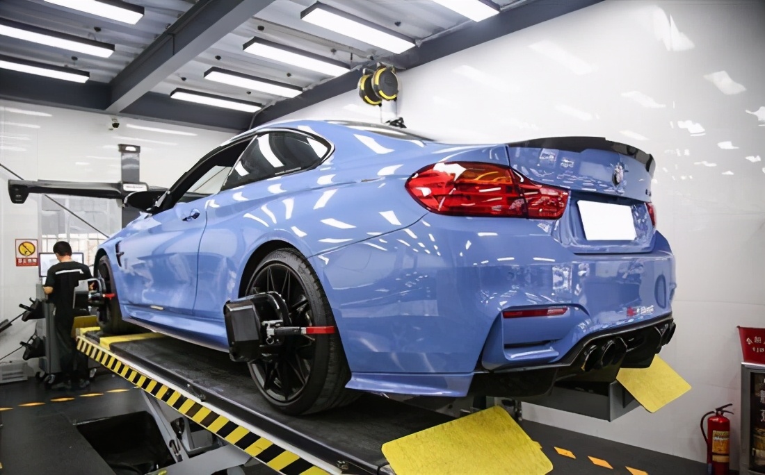 方向盘不正微偏怎么调整,方向盘不正微偏怎么调图解