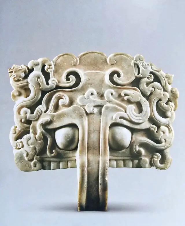 女子给专家鉴定和氏璧,女子拿翡翠碗给专家鉴定